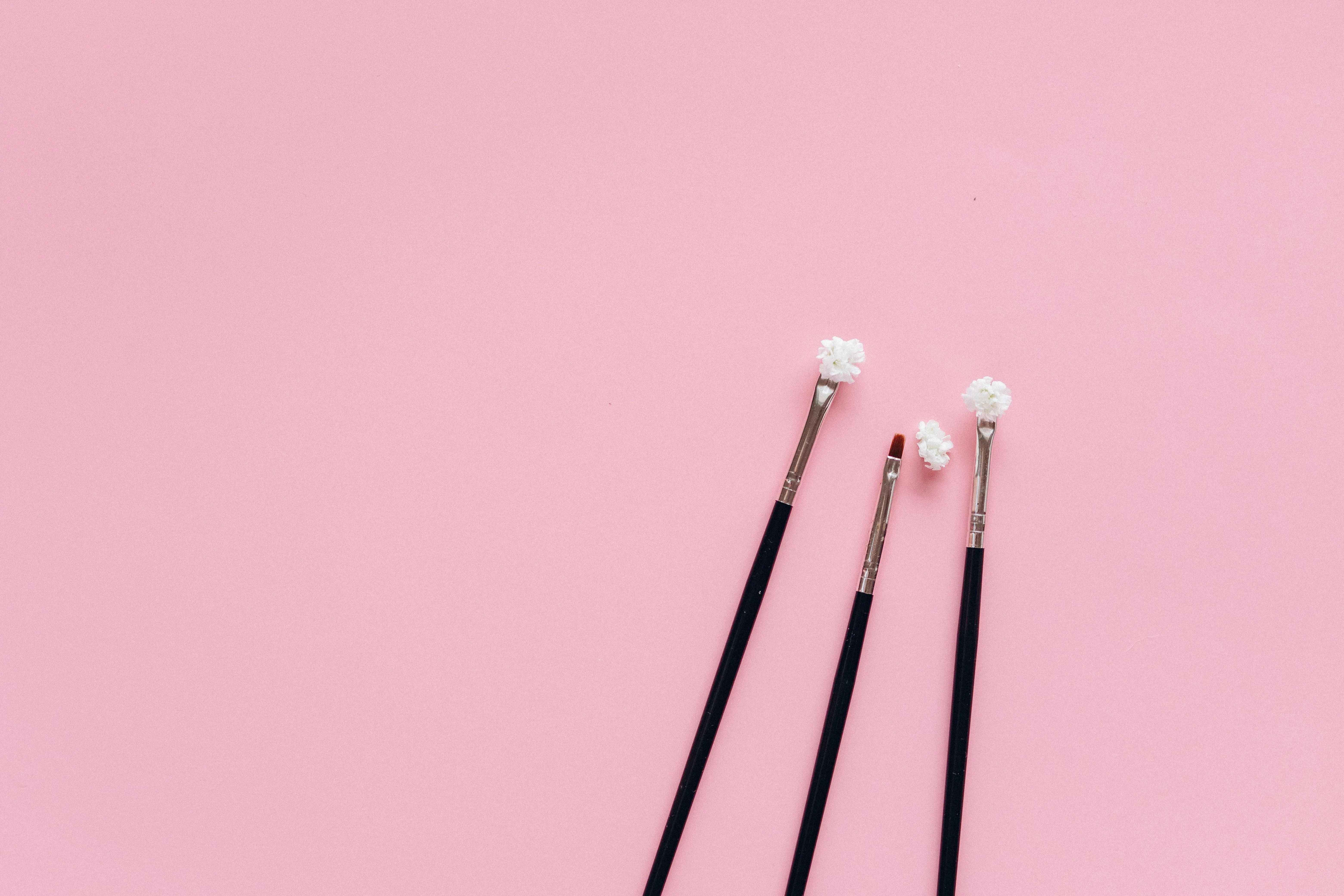 Brushes and white blooms — the Peony Beauty Melbourne aesthetic